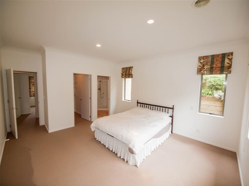 14 Chippenham Grove, Churton Park, Wellington - Carousel 12