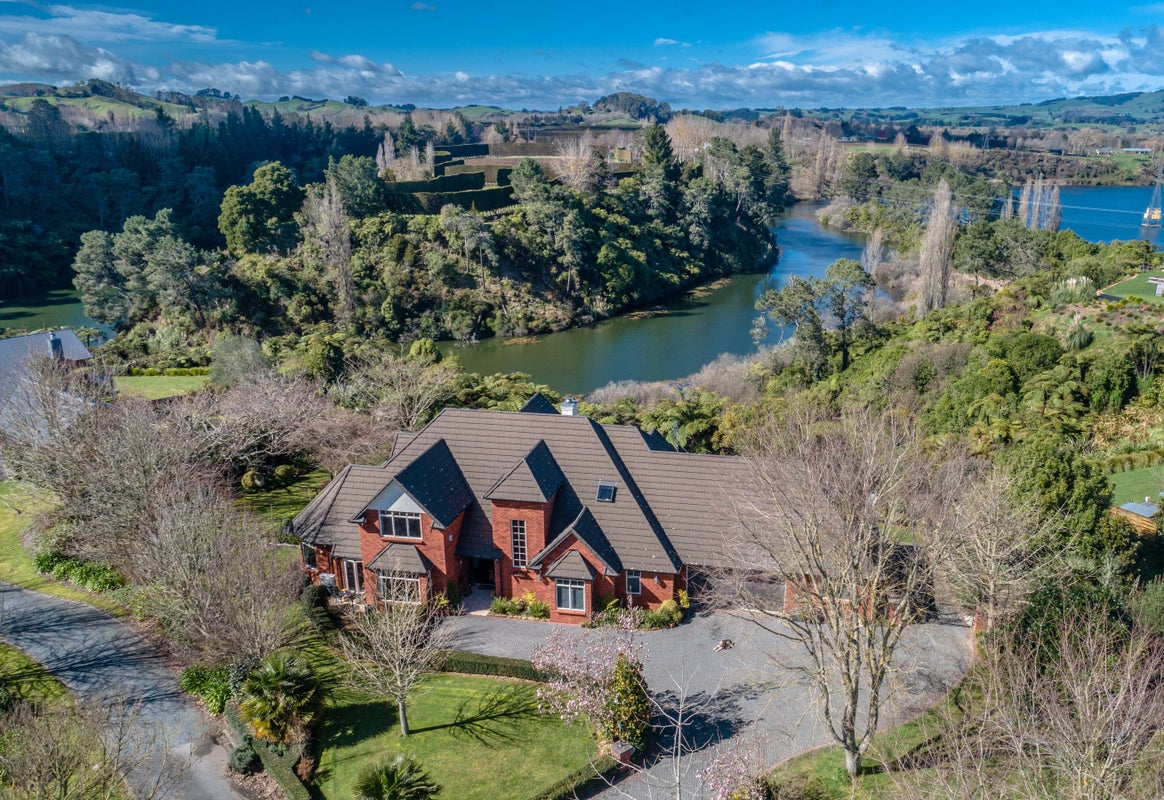 352 Lake View Drive, Karapiro, Cambridge - Carousel 2