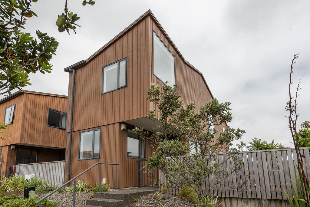 115 Woodridge Drive, Woodridge, Wellington - Carousel 2