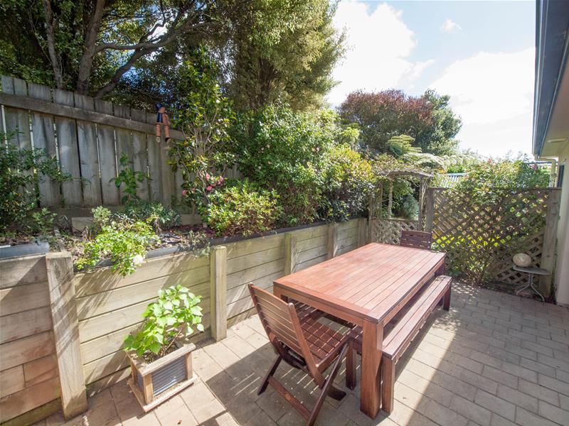 1 Amesbury Drive, Churton Park, Wellington - Carousel 2