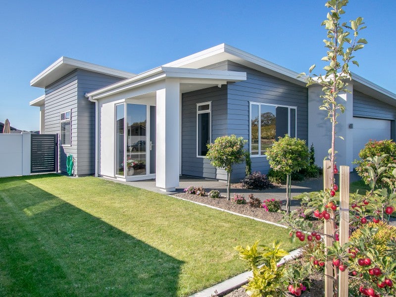6 Ruahine Road, Poraiti, Napier - Carousel 1