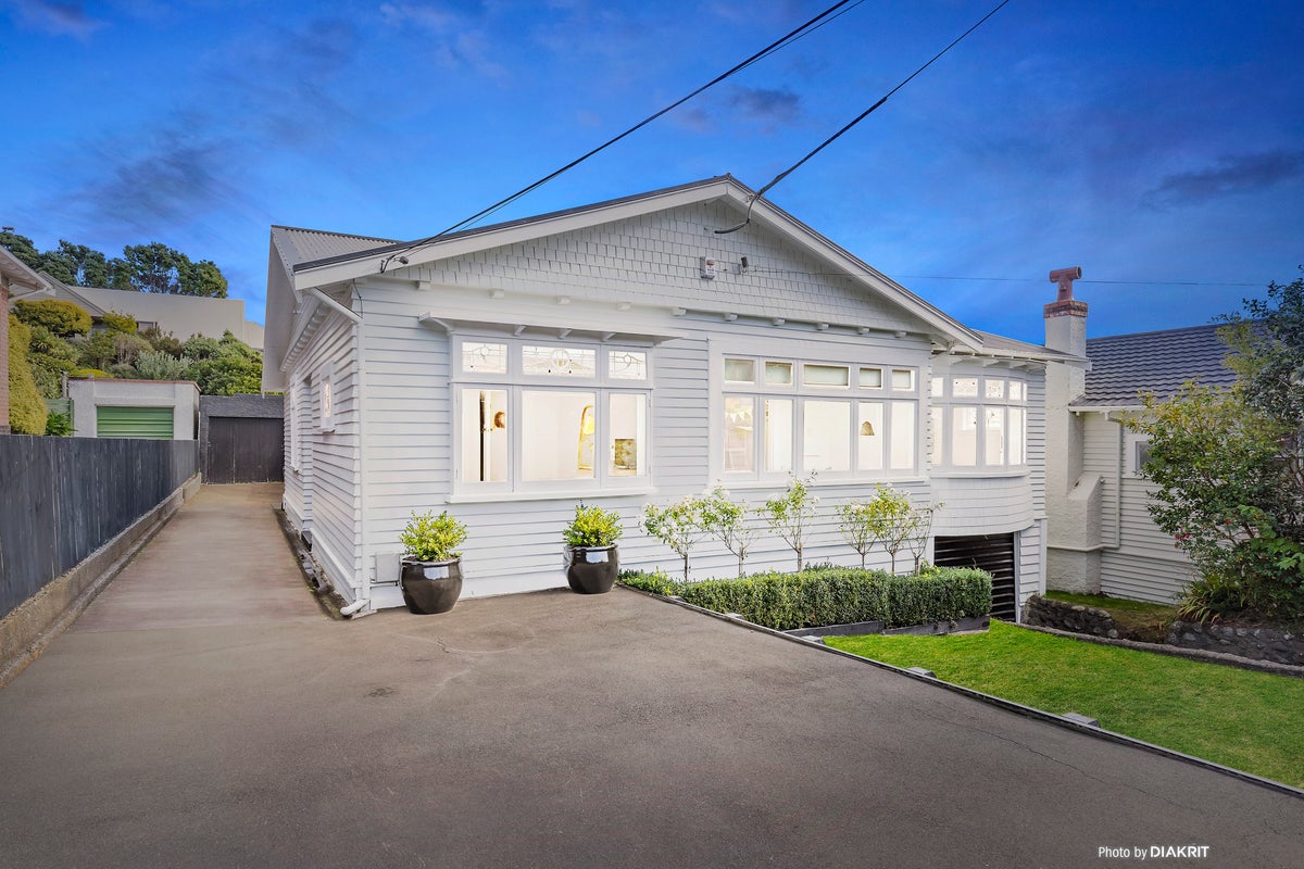 40 Duthie Street, Karori, Wellington - Carousel 1