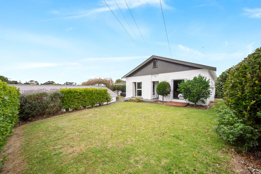 7 Selwyn Street, Lower Vogeltown, New Plymouth - Carousel 1