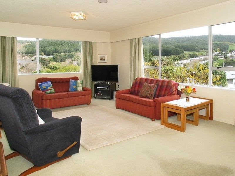12 Zande Terrace, Tawa, Wellington - Carousel 2