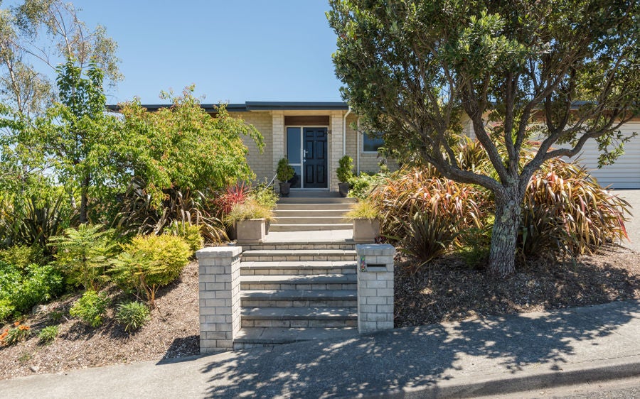2 Commodore Place, Britannia Heights, Nelson - Carousel 1