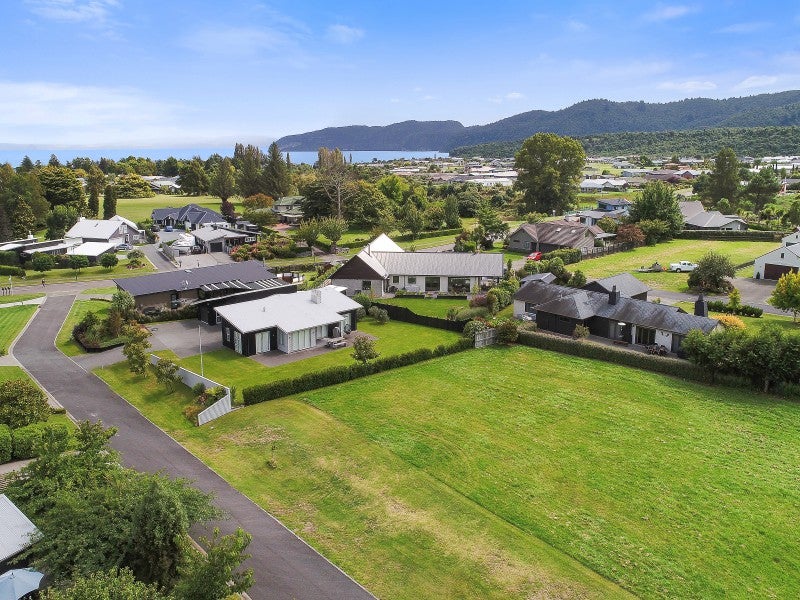 6 Cabbage Tree Grove, Kinloch, Taupo - Carousel 1