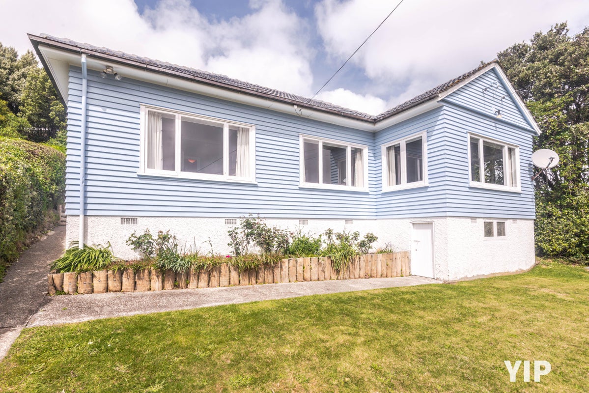 18 Hinau Street, Tawa, Wellington - Carousel 1