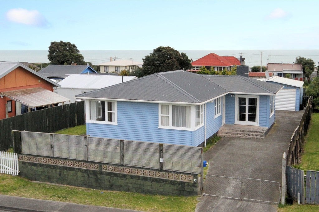 97 Matai Street, Castlecliff, Whanganui - Carousel 1