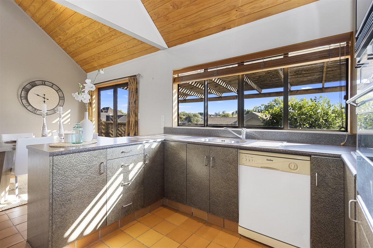 10A Burn-Murdoch Street, St Andrews, Hamilton - Carousel 2