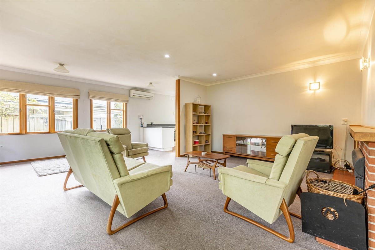 162 Aokautere Drive, Fitzherbert, Palmerston North - Carousel 2
