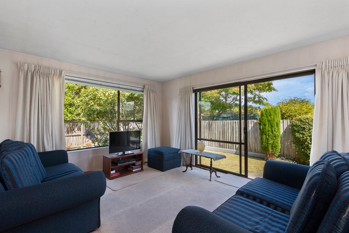 2/61 Sarabande Avenue, Redwood, Christchurch - Carousel 2