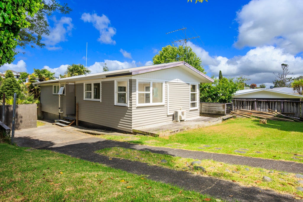 63 Stott Avenue, Birkdale, Auckland - Carousel 1