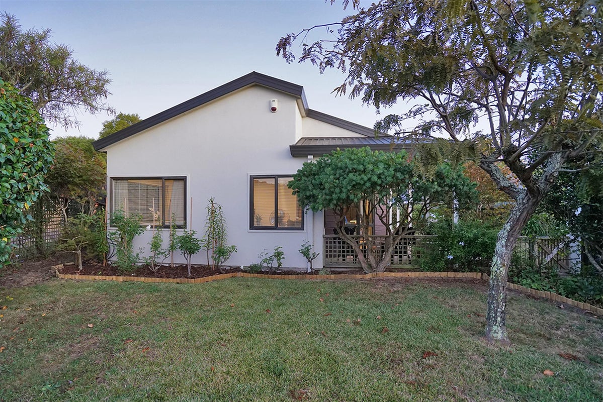101 Endeavour Avenue, Flagstaff, Hamilton - Carousel 2