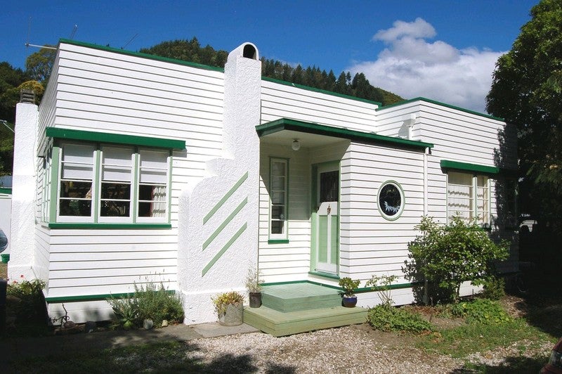 69 Brook Street, The Brook, Nelson - Carousel 1