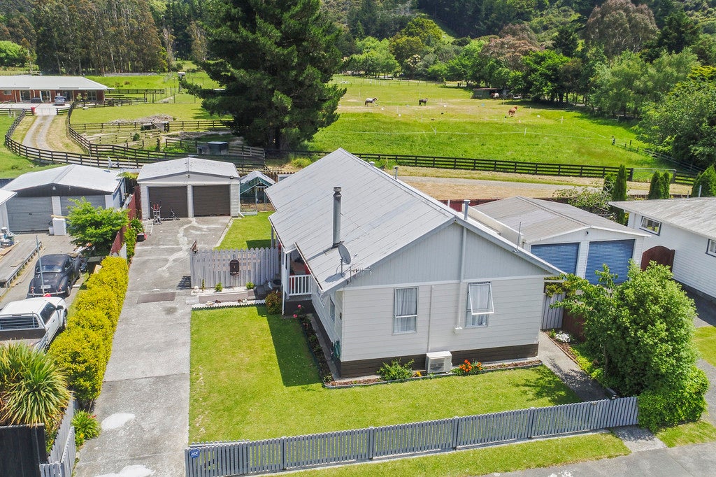 349 Wellington Road, Wainuiomata, Lower Hutt - Carousel 1