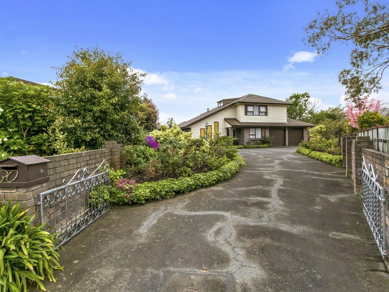30 McEnroe Grove, Naenae, Lower Hutt - Carousel 16