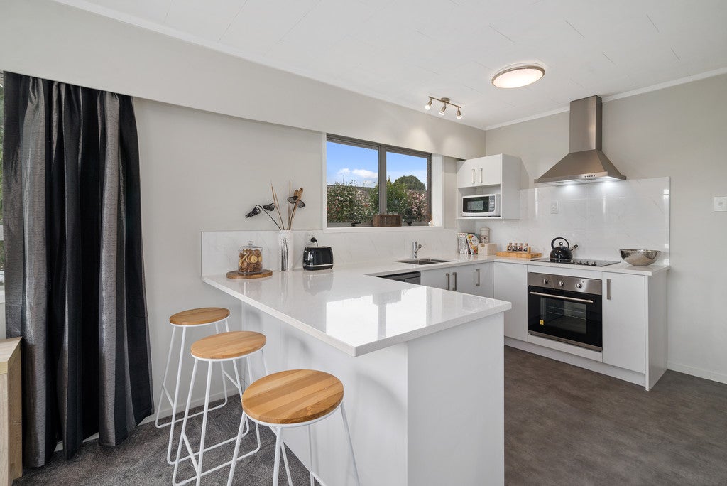 7 Raniera Place, Springfield, Rotorua - Carousel 2