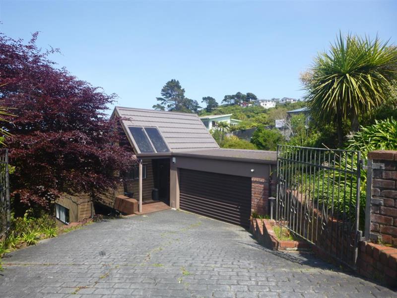 6 Matuhi Street, Tirohanga, Lower Hutt - Carousel 1
