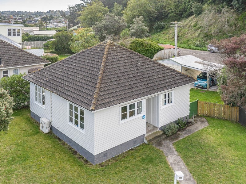 18 Denby Place, Springvale, Whanganui - Carousel 1