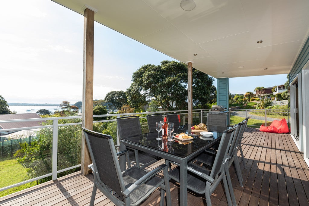 11 Robertson Street, Russell, Russell - Carousel 1