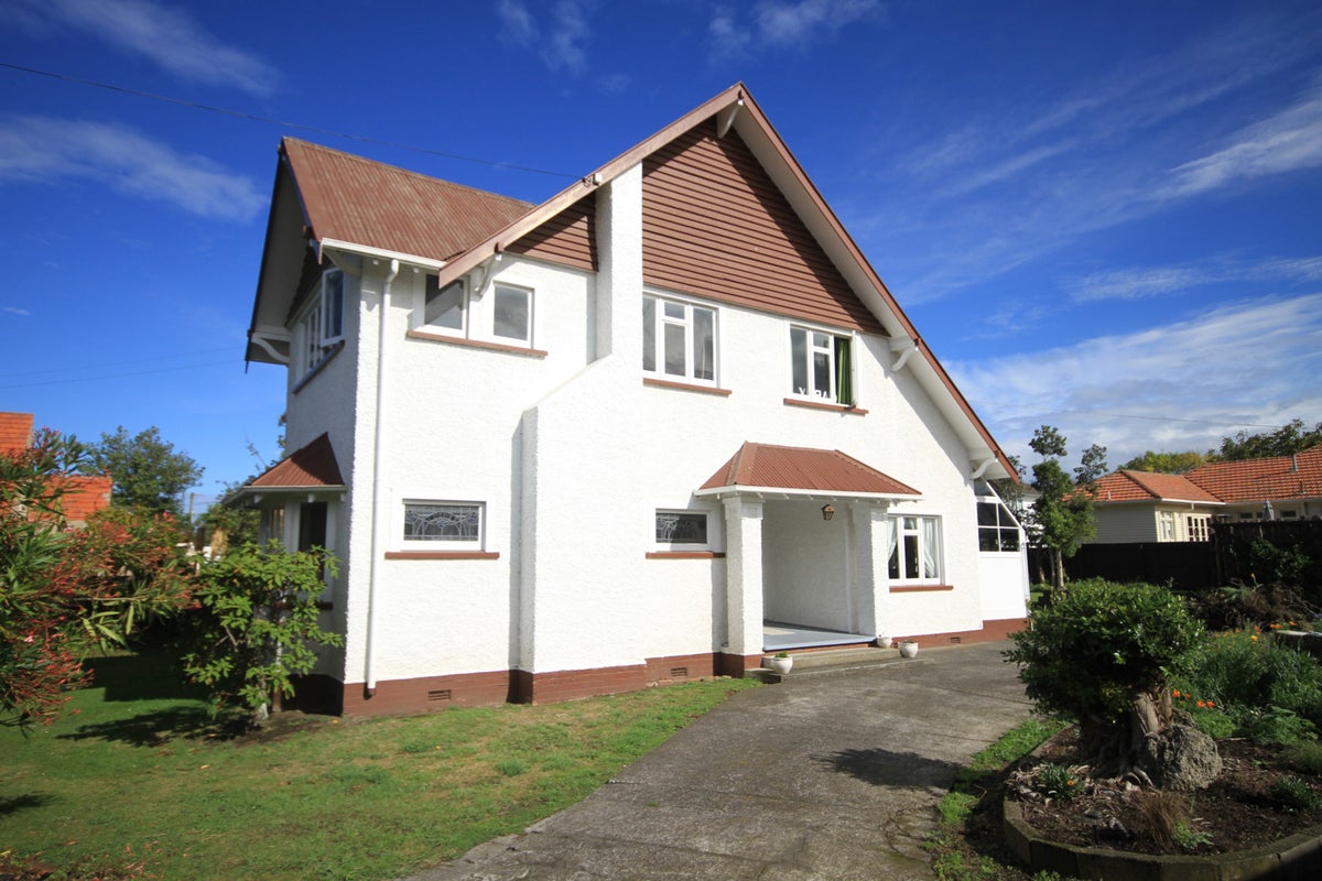 12 Parsons Street, Saint Johns Hill, Whanganui - Carousel 1