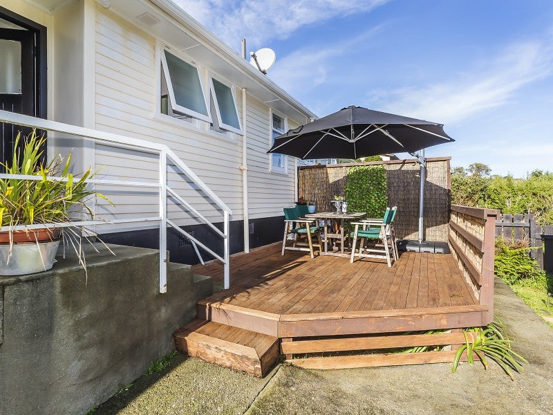 78 Taylor Terrace, Tawa, Wellington - Carousel 19