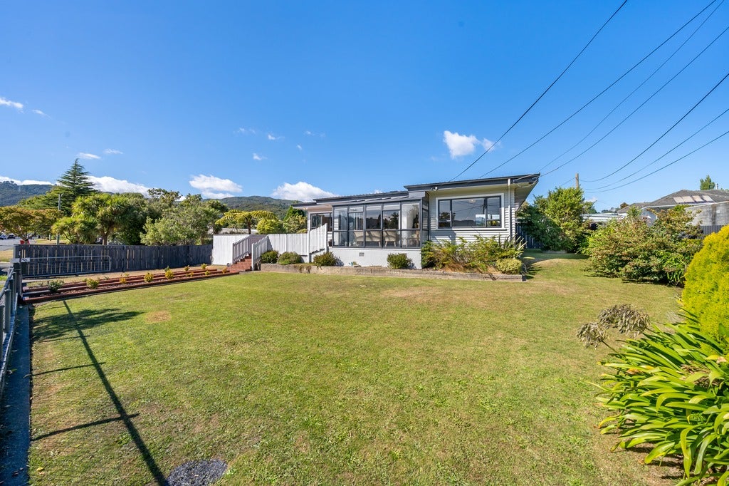 17 Rawhiti Street, Stokes Valley, Lower Hutt - Carousel 1