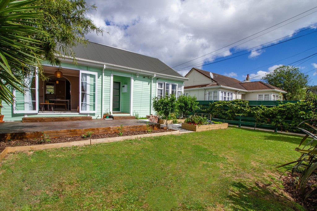 1/20 Rata Street, Naenae, Lower Hutt - Carousel 1