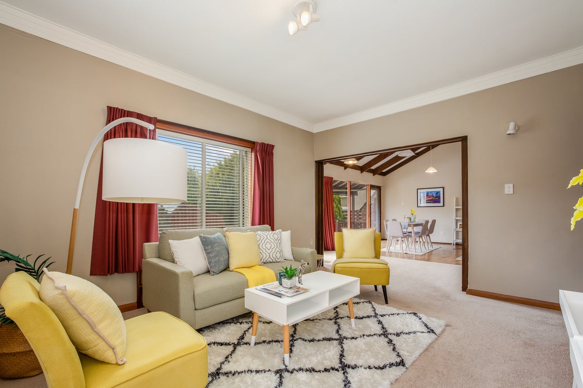 7 Coates Street, Tawa, Wellington - Carousel 2