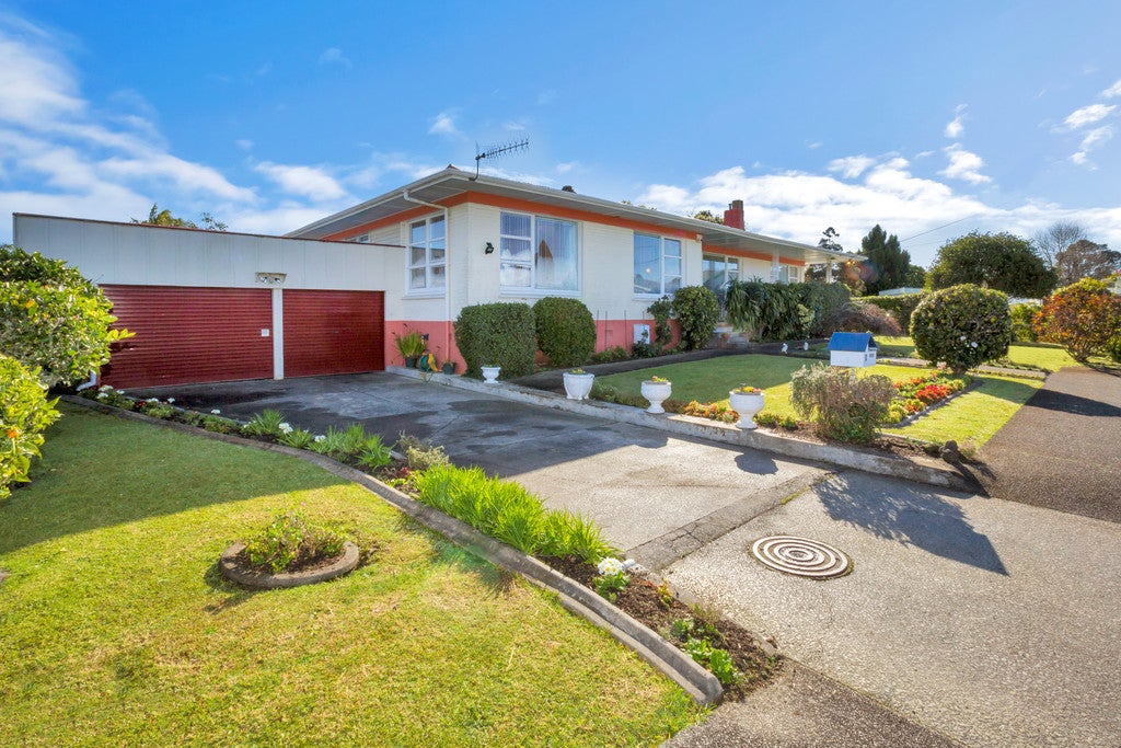 8 Hailes Road, Kamo, Whangarei - Carousel 1