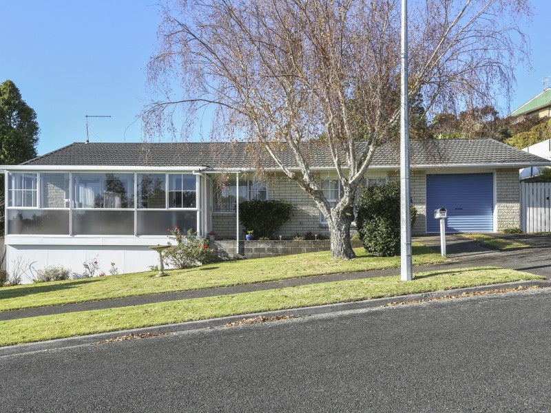 28 Riversdale Drive, Merrilands, New Plymouth - Carousel 1