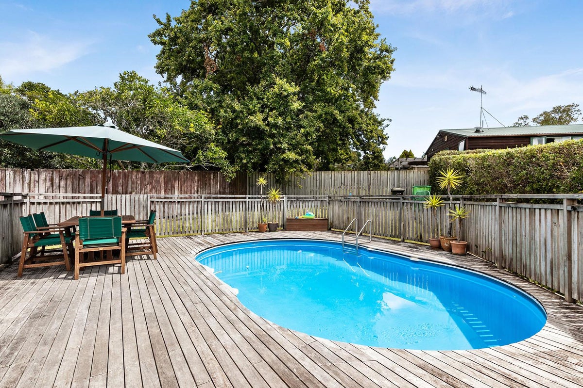 27 Pembroke Crescent, Glendowie, Auckland - Carousel 2
