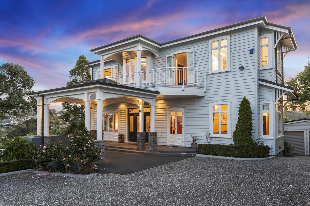49 Seaview Avenue, Northcote, Auckland - Carousel 1