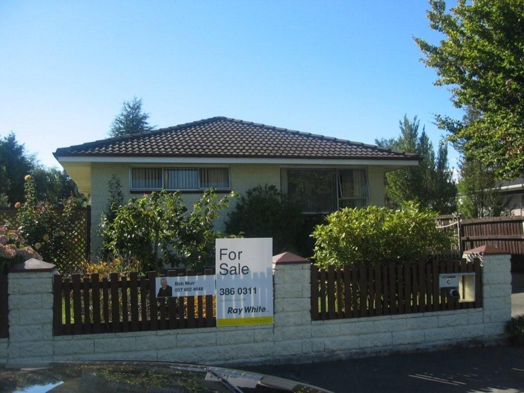 6 Glen Place, Parklands, Christchurch - Carousel 1