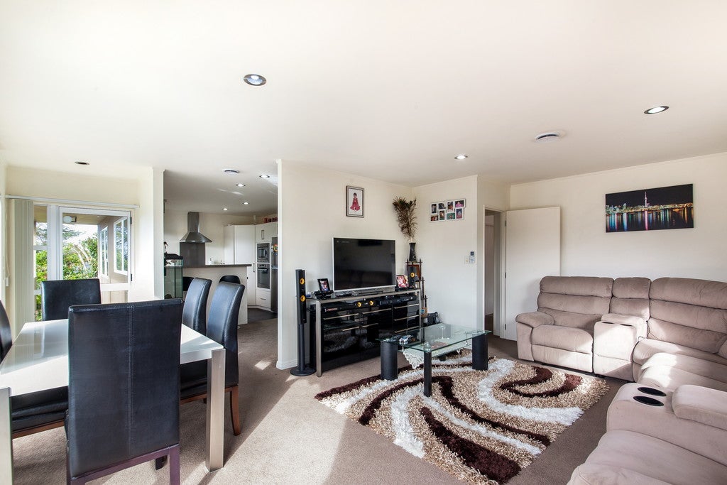 12 Sailfish Drive, West Harbour, Auckland - Carousel 2