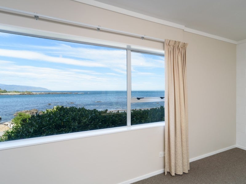 2/104 Owhiro Bay Parade, Owhiro Bay, Wellington - Carousel 1