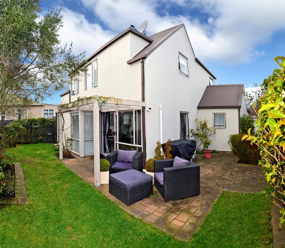 2 Kinloch Street, St Albans, Christchurch - Carousel 1