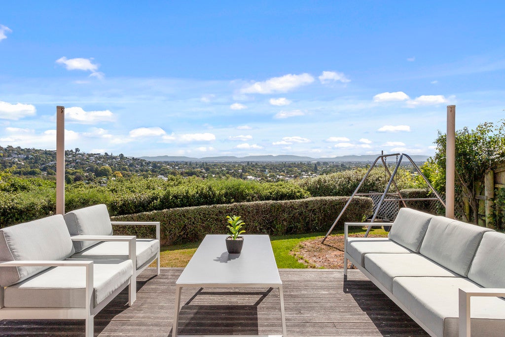 26 Woodlau Rise, Huntsbury, Christchurch - Carousel 1
