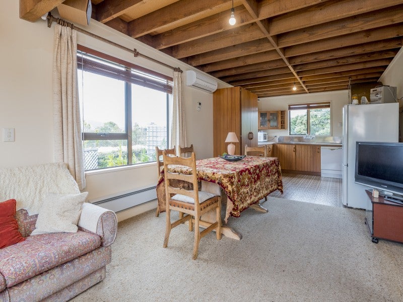 25 Freyberg Crescent, Waikanae Beach, Waikanae - Carousel 2