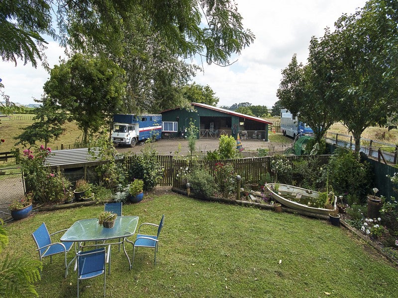 32 Hunter Road, Tuakau - Carousel 10