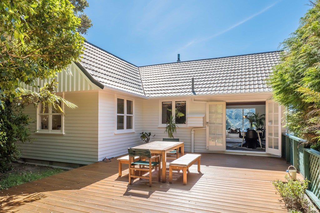 197 Cecil Road, Wilton, Wellington - Carousel 1