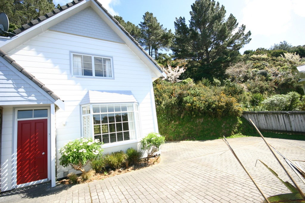 19B Percy Dyett Drive, Karori, Wellington - Carousel 2