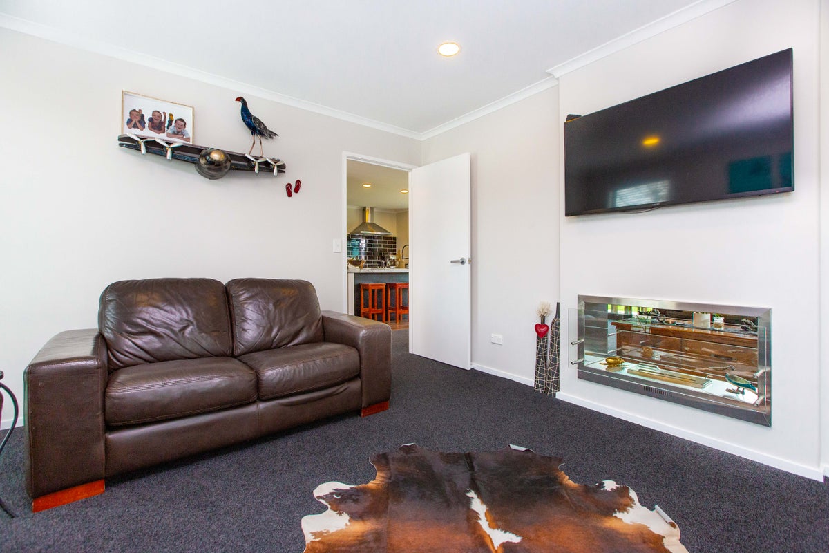 24 Kawariki Drive, Baverstock, Hamilton - Carousel 35