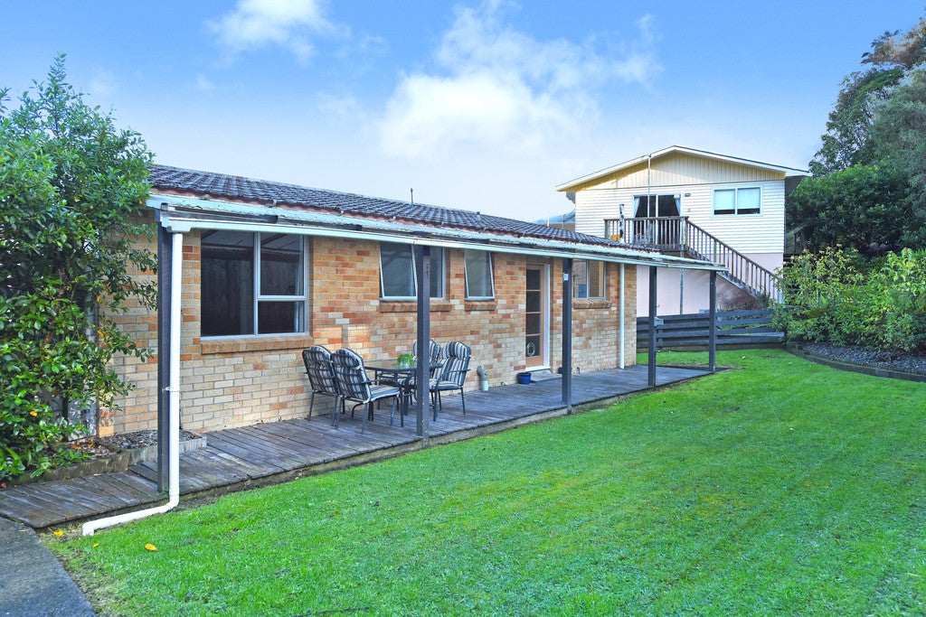 2/11 LOWRY CRES, STOKES VALLEY, LOWER HUTT - Carousel 2