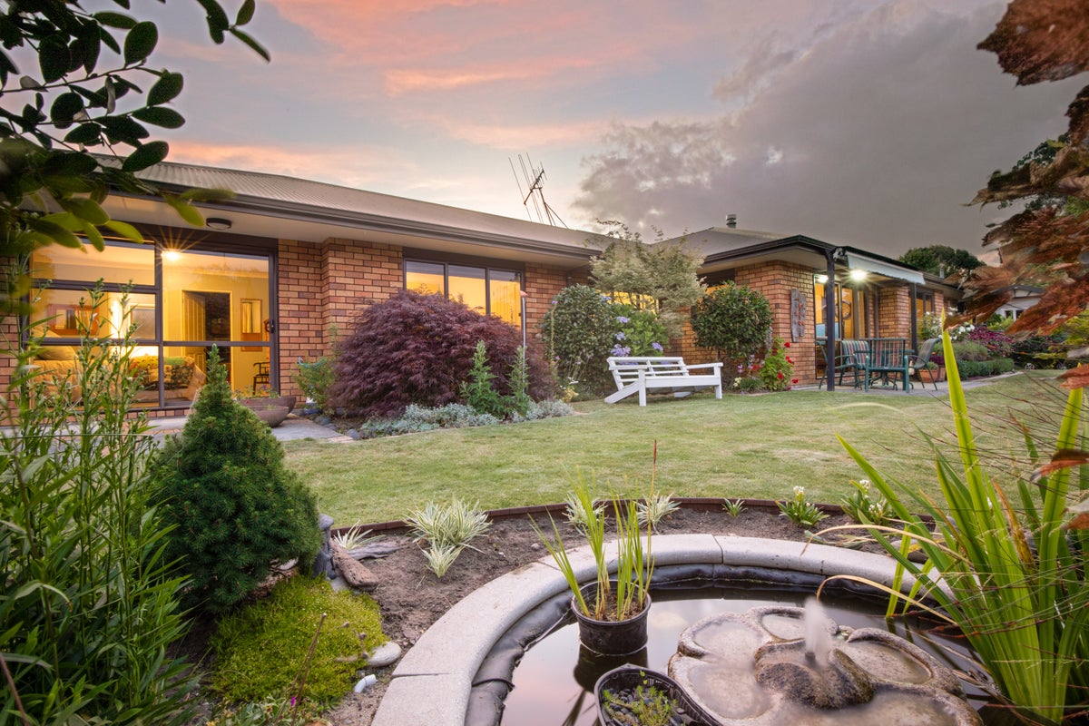 14 Addison Street, Leamington, Cambridge - Carousel 1