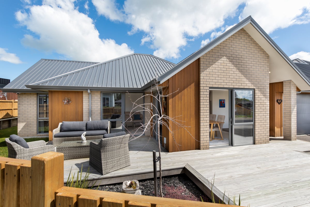 15 Clifford Close, Leamington, Cambridge - Carousel 2