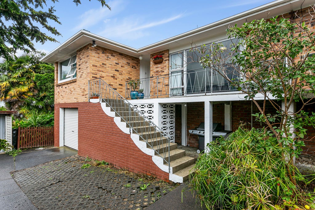 2/5 Addison Drive, Glendene, Auckland - Carousel 1