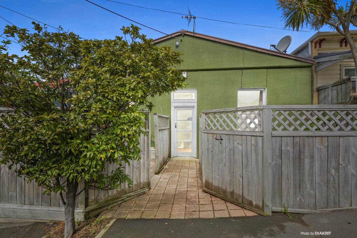 219 Rintoul Street, Berhampore, Wellington - Carousel 1