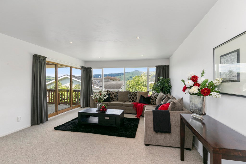 26 Sunrise Blvd, Tawa, Wellington - Carousel 1