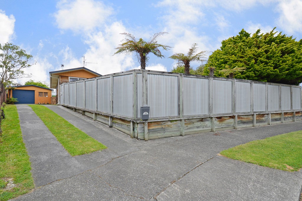 14 Fremont Grove, Totara Park, Upper Hutt - Carousel 19